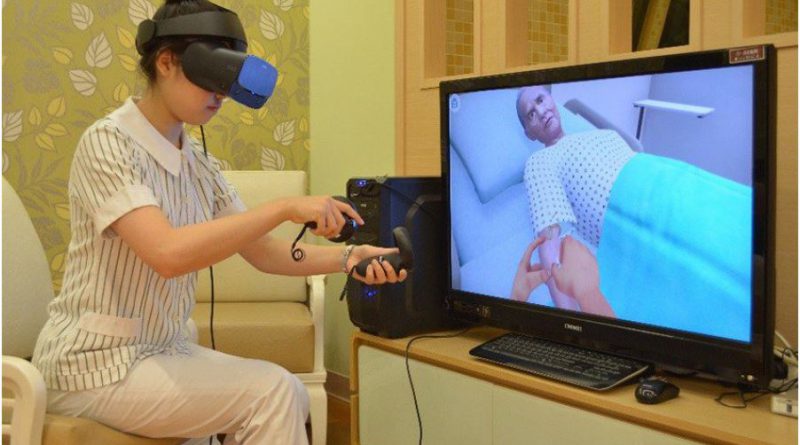 高擬真情境學習，多數人都害怕被重複注射多次的經驗；透過VR(虛擬實境) 學習正確注射的方法，在擬真病人身上錯了再練，直到正確為止，臨床實習時，可成功幫助病人。 長庚科大/提供