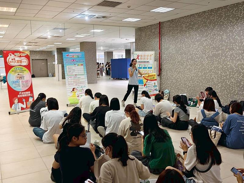 朴子衛生所攜手長庚科大,新鮮人「青春補給站」開張
