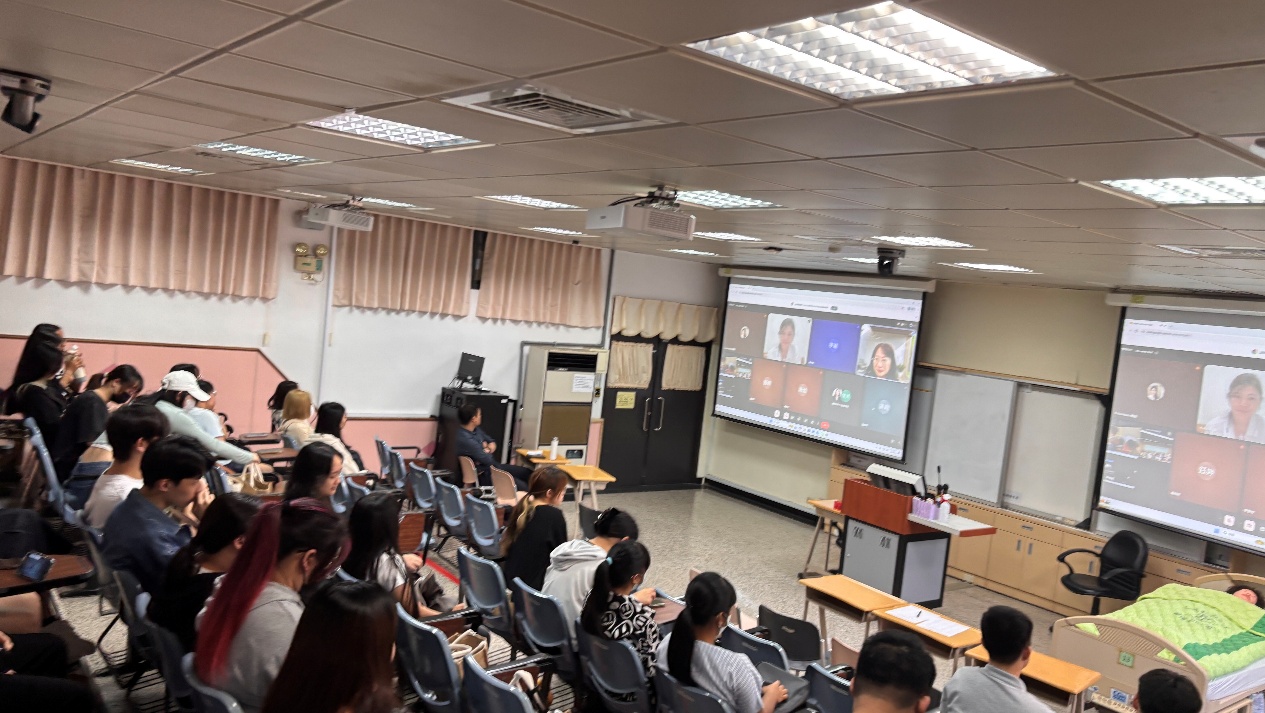 各班教室同步連線,一同學習 AI 素養與智慧應用。