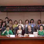 長庚科大師生與美國約翰霍普金斯大學教授Cynda H. Rushton合影，基隆長庚醫院護理督導胡瑞桃（左2）亦出席。